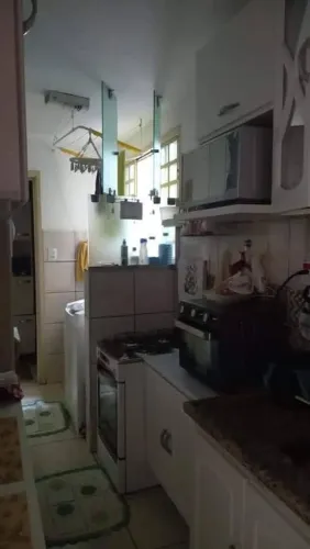 Alugo quarto apenas mulheres