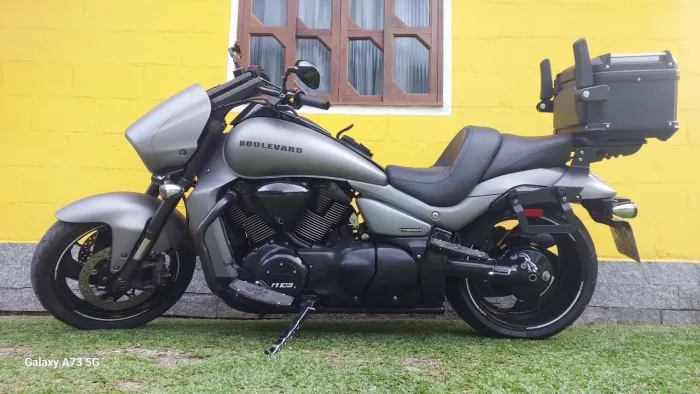 Moto extremamente linda e bem cuidada