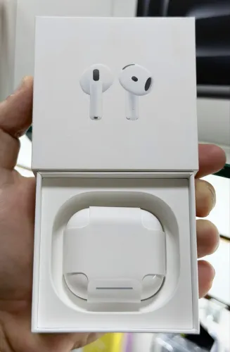 Airpods 4 original LOJA FÍSICA apenas 2 meses de ativação, garantia Apple até 05/06/2027