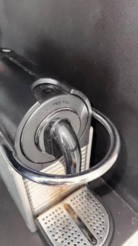 Cafeteira nespresso inissia