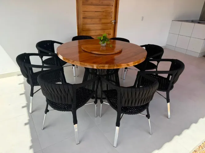 Mesa em Madeira Tecca 8 cadeiras
