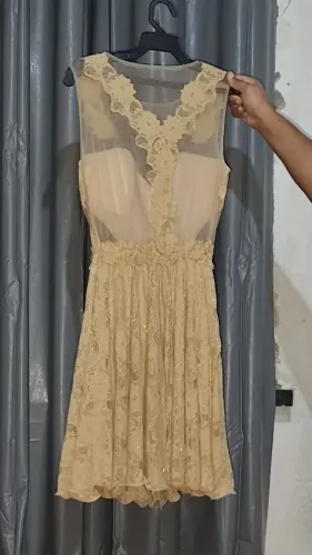 PRA VENDER LOGO ( VESTIDO DE FESTA DOURADO CURTO )