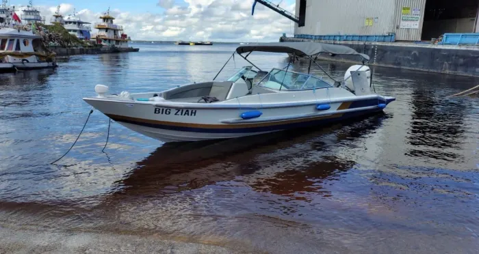 Lancha 300 Hp Yamaha novo