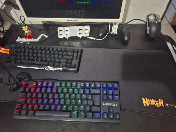 Teclado mecanico warrior + mouse de brinde!