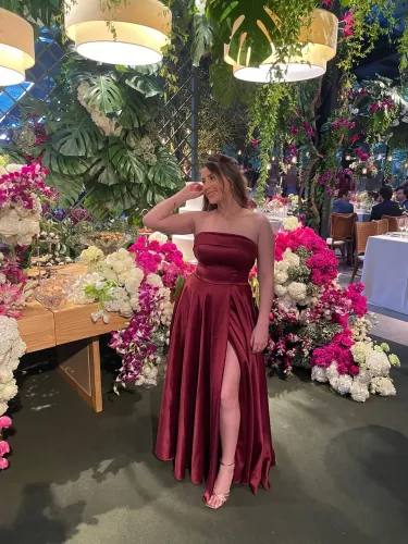 Vestido de festa casamentos formaturas vinho
