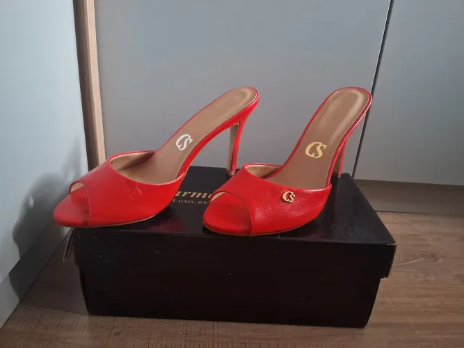 Lindíssima sandalia Carmen Steffens 