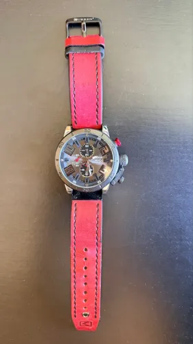 Relógio Curren Masculino Preto e Vermelho