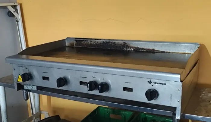 Chapa Venâncio Americana a gás 120cm com espessura 18mm
