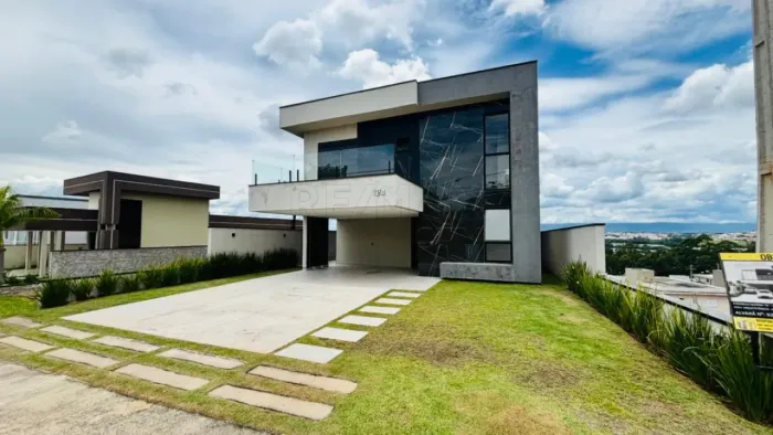 Casa de Alto Padrão no Ibi Aram II com 4 Suítes