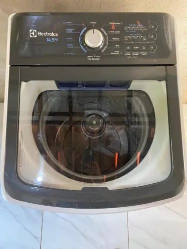 Máquina de lavar roupas - Electrolux (Novíssima / na garantia)