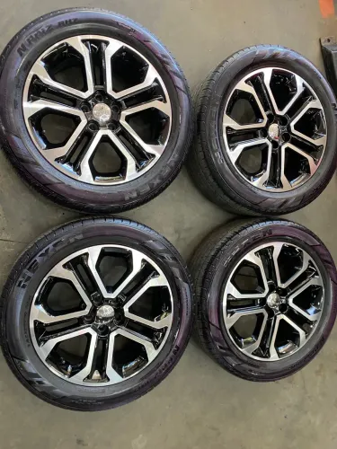 Rodas 18 Jeep compass, renegade, commander e Fiat toro+ pneus semi novos 