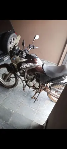 Moto bem conservada revisão em dia , óleo de mil em mim e trocado !