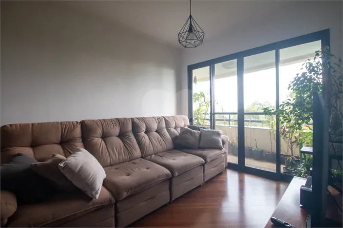 Apartamento à venda com 3 suítes no condomínio Four Seasons, São Paulo - SP
