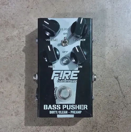 Pedal Fire Bass Pusher Preamp (Excelente!) - Envio Imediato