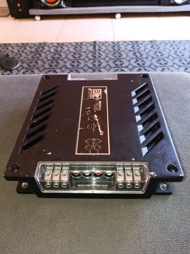 Vendo um módulo banda 1200x4 canais 1 Ohms 