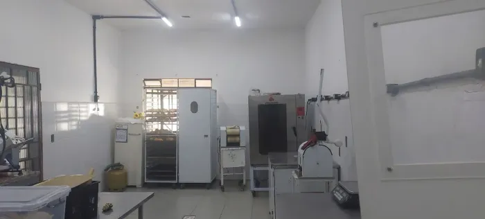 VENDO PANIFICADORA COMPLETA PARA RETIRAR DO LOCAL 50MIL