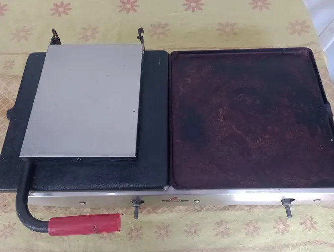 Vende-se essas duas chapas a gás R$900,00 para vender logo