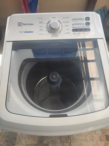 Vende se máquina Electrolux perfeito estado 900 Reais negociavel *66 zap