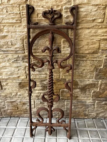 Antiga grade decorativa
