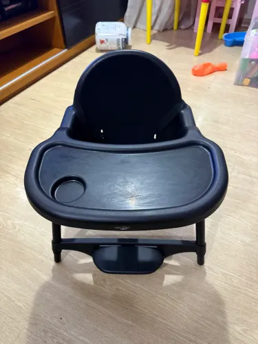 Cadeira de refeição infantil preta