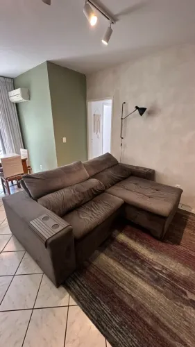 Sofá retrátil e reclinável 2,50m com porta-copos