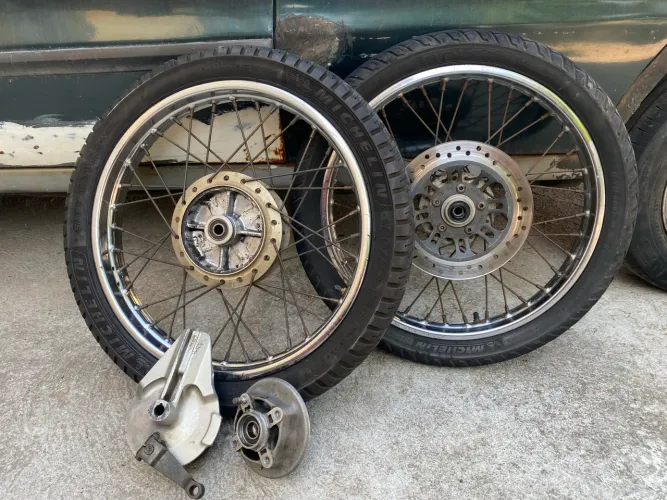 Vendo rodas completa freio disco na frente