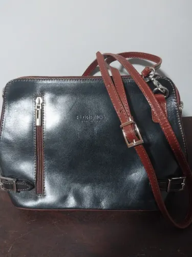 Bolsa Italiana de couro, novíssima
