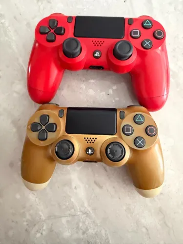 Controle e CDs de Ps4