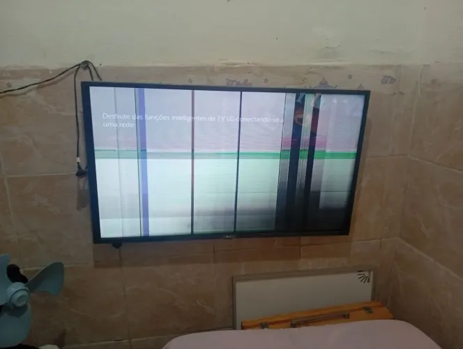 Tv de 45 polegadas smart LG com defeito 
