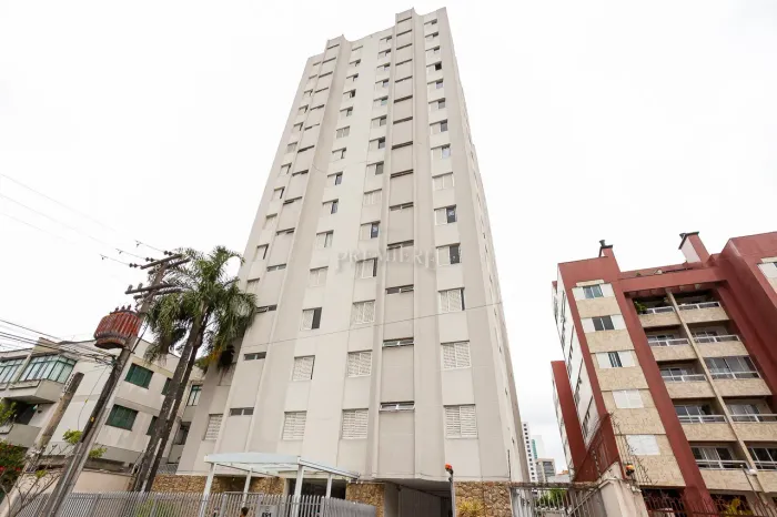 Apartamento no Centro | 3 dormitórios, 1 suíte, último andar, vista livre e potencial de r