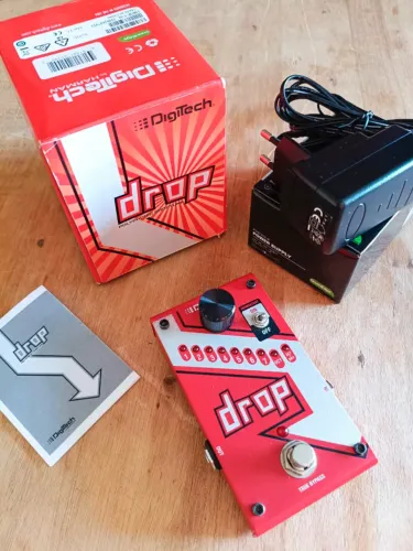 Pedal DigiTech Drop com pouquíssimo uso, caixa e fonte!