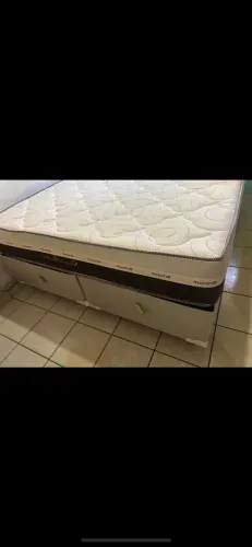 Cama box casal (Colchao D33+Base)Novo