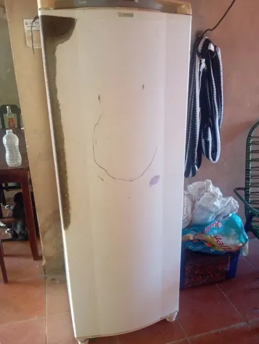 Vende se geladeira usada