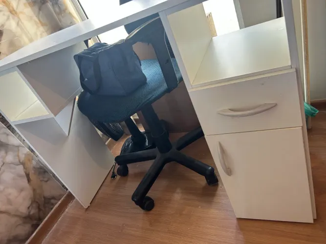 Vendo mesa de manicure 