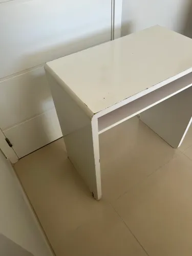 Mesa de madeira ou birô 68x38