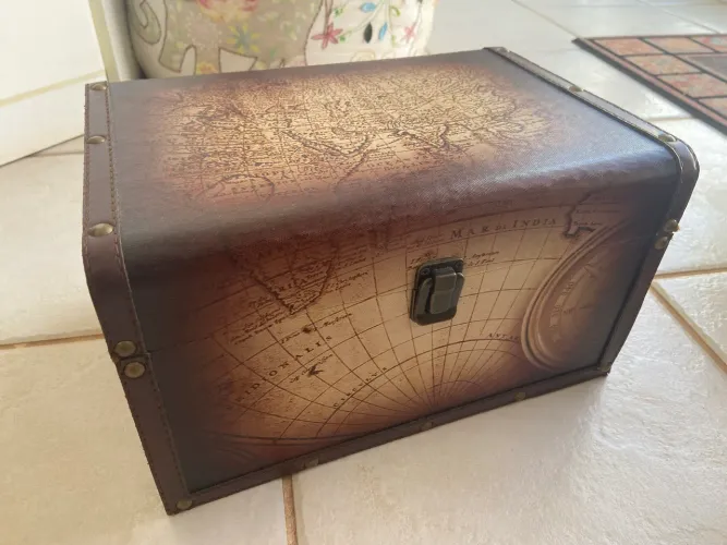Baú Decorativo Vintage Porta Objetos com Estampa Mapa-Múndi