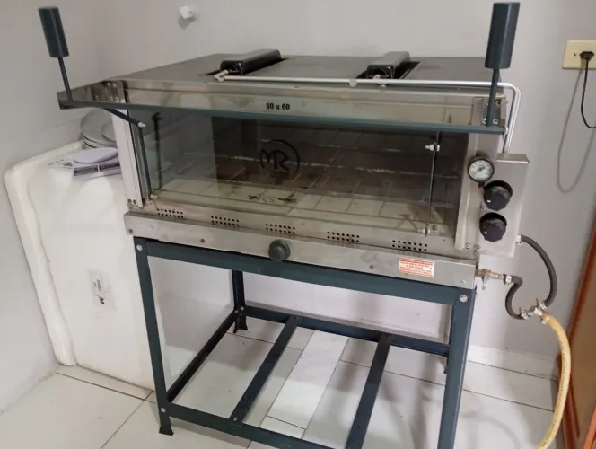 Vendo forno industrial com infra vermelho 60x80 parcelo no cartão