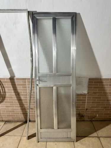 Porta de alumínio