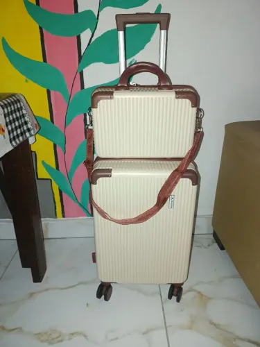 Mala de viagem com porta copo + frasqueira 10 kilos ,novas