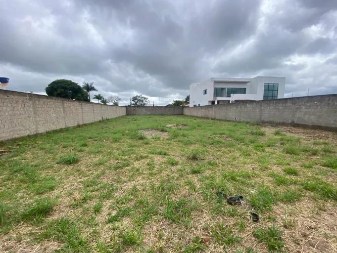 Vende-se Lote - Condomínio Damasco