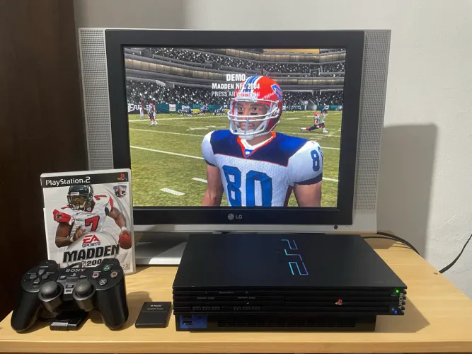 PlayStation 2 fat desbloqueado em excelente estado de conservação