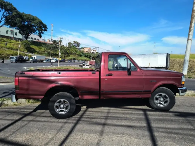 Ford F-1000 XLT CE 4.9i 1998