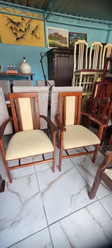 Cadeiras de madeira 320,00 UNIDADE 