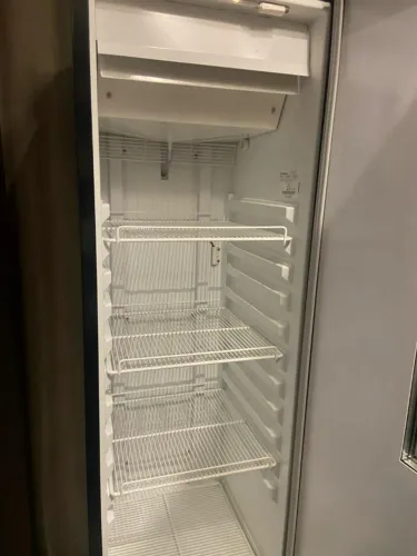 1 unidade | Cervejeira | Modelo VN28 Porta Visor - Cervejeira Expositora Slim - 336L