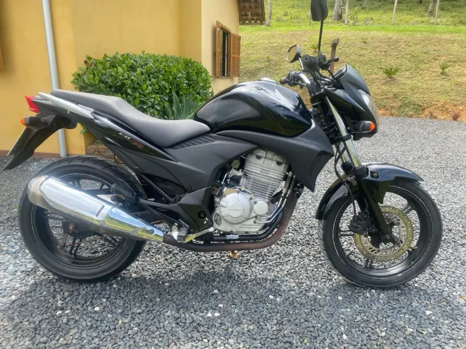 Vendo CB 300 (Em ótimo estado)