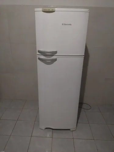 Geladeira dúplex Electrolux fros free