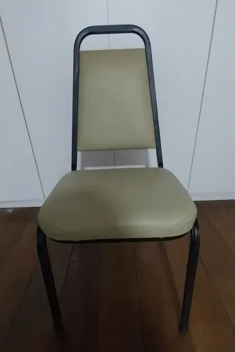 Cadeira Estofada para recepção e/ou auditório 