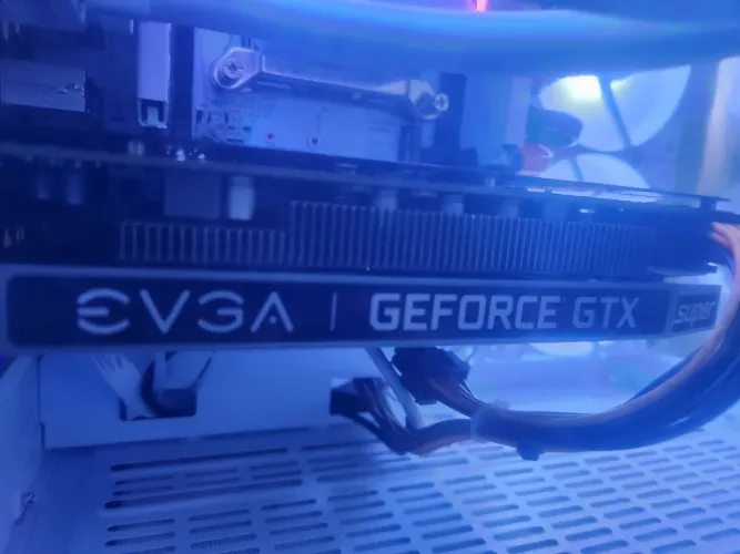 GTX 1660 SUPER EVGA