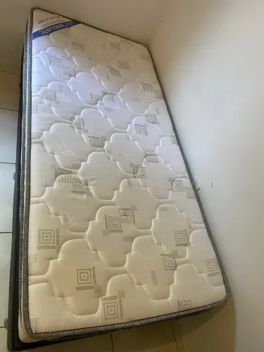 Cama e colchão de solteiro Ortobom
