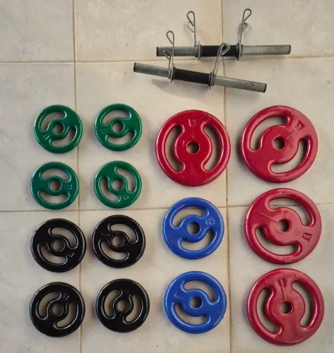 Kit anilhas emborrachadas 38 kg + barras com presilhas